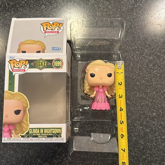 Funko Pop! Wicked Glinda in Nightgown - Picture 2 of 6